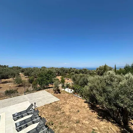 Nuovo Maistros Villa *