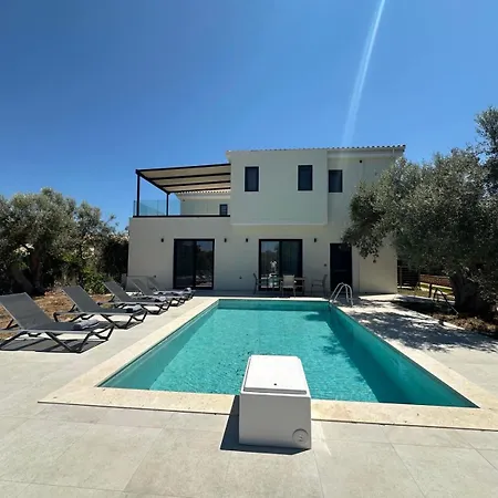 Villa Nuovo Maistros *