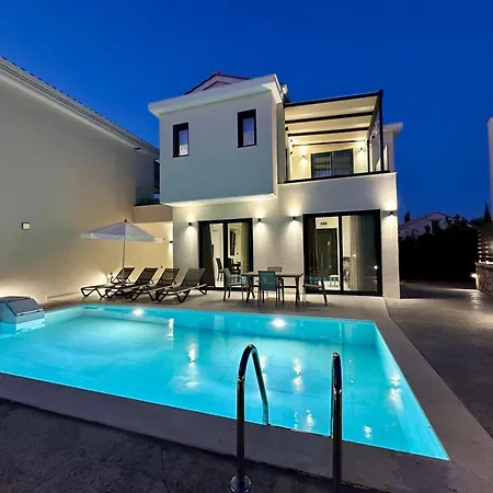 Villa Nuovo Maistros Tsoukaládhes